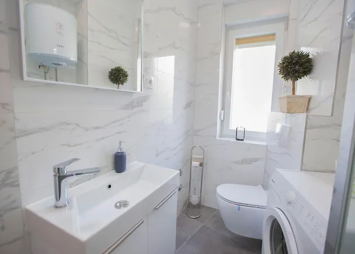 Triple A Lejlighed Split