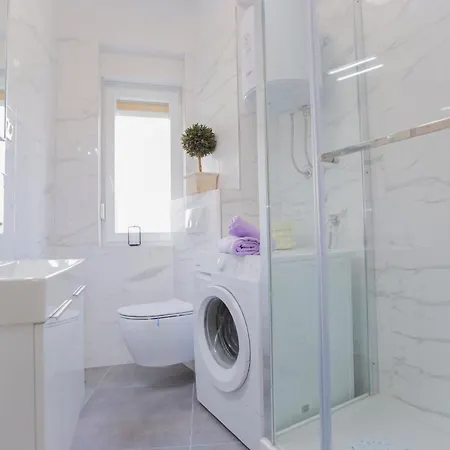 アパート Triple A